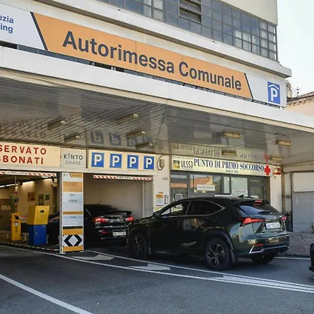 Behind On The Canalside Apartamento *