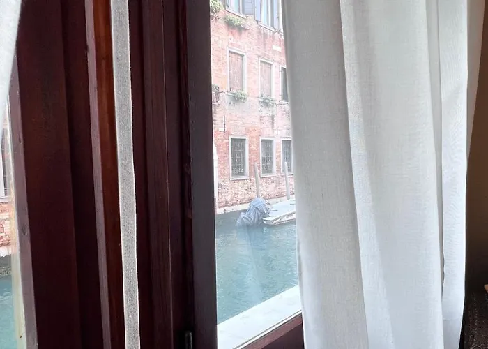 Apartament Behind On The Canalside *