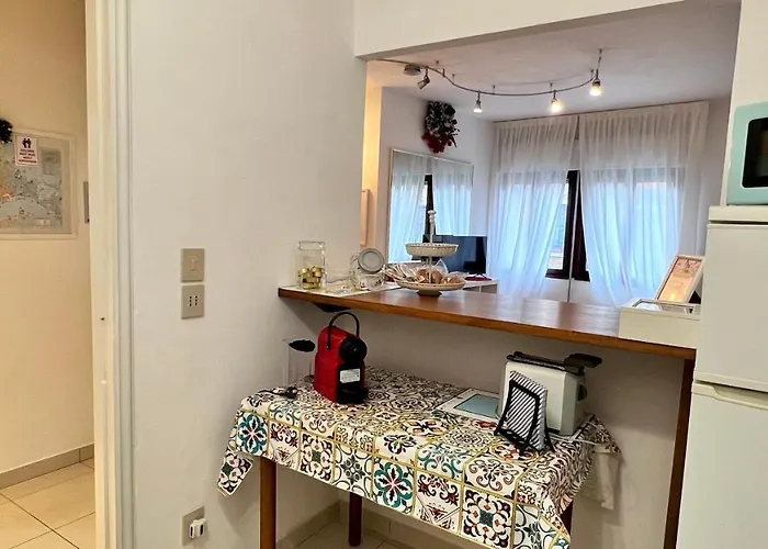 Behind On The Canalside Apartament